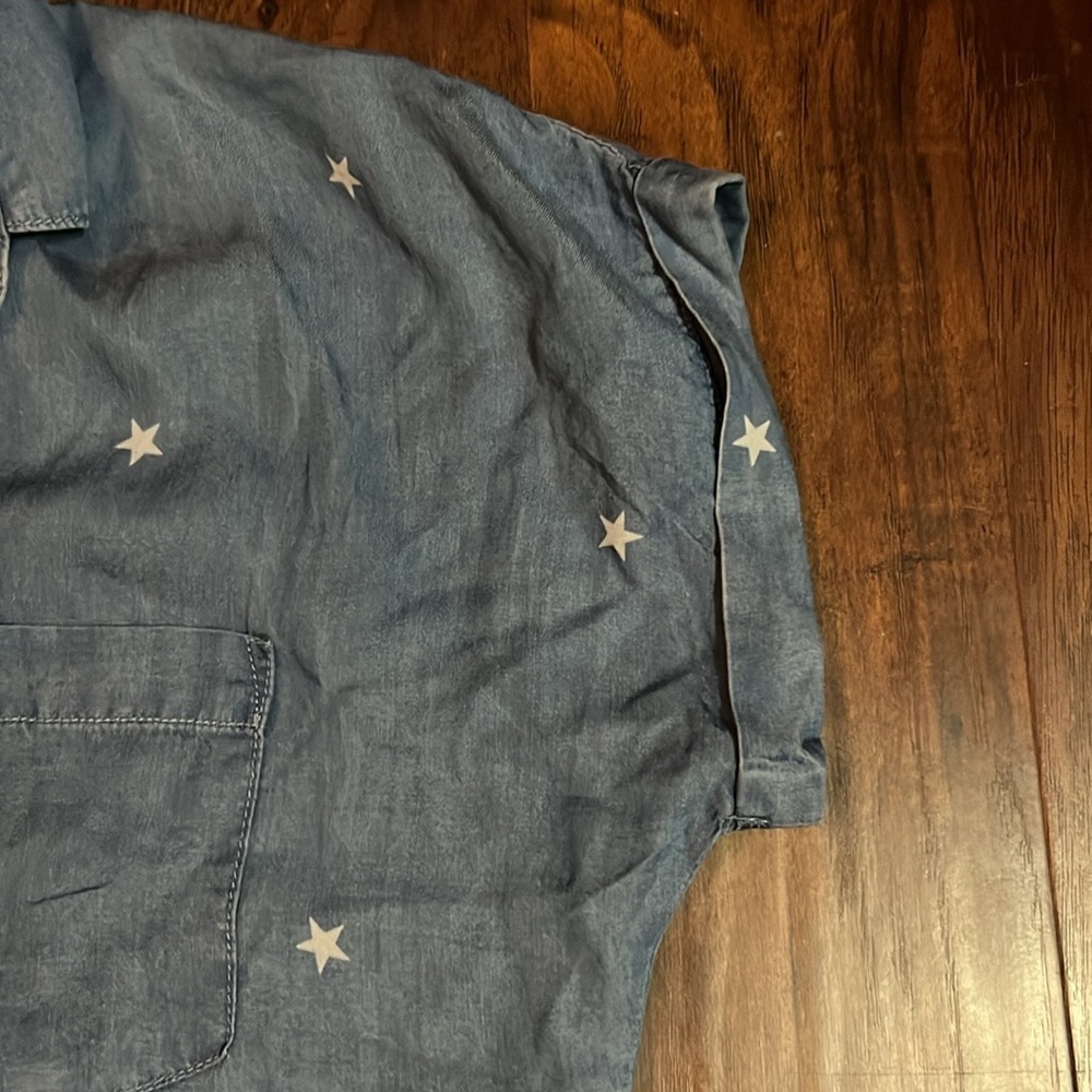 Denim Short Sleeve Shirt With Stars And Fringe At Bottom - Picture 4 of 5